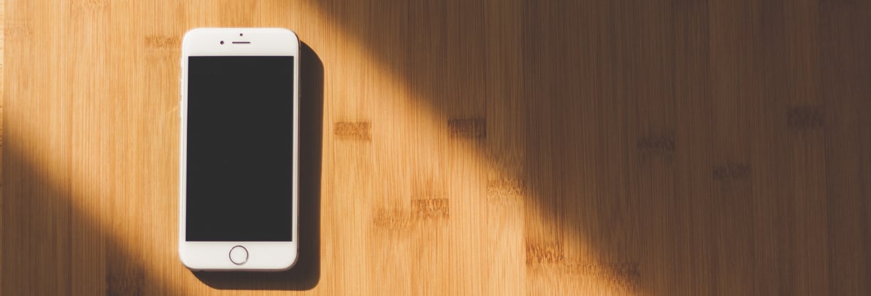 Avec plus de 60% des navigations sur mobile, un site non responsive peut faire fuir vos clientes.