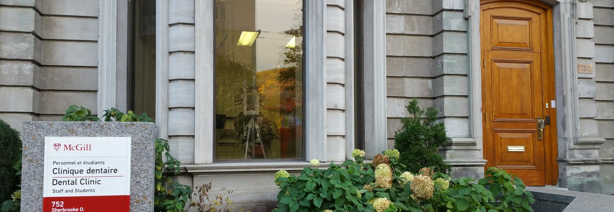 Entrance of clinic mcgill faculty of dentistry