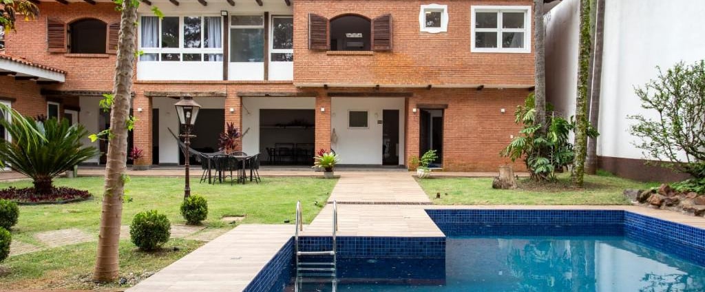 <img src="foto-evento.jpg" alt="Espaço para eventos corporativos em São Paulo, Casa do Morumbi">