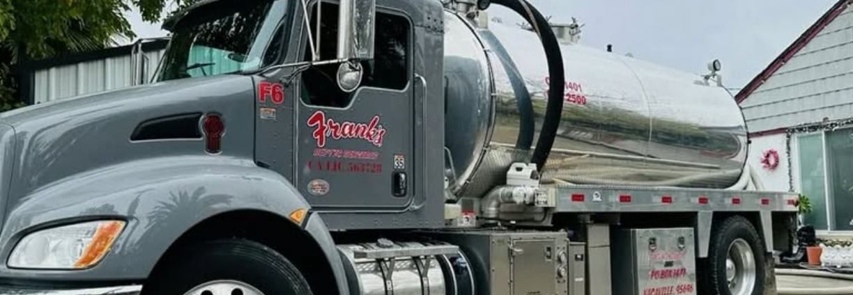 Pumping truck