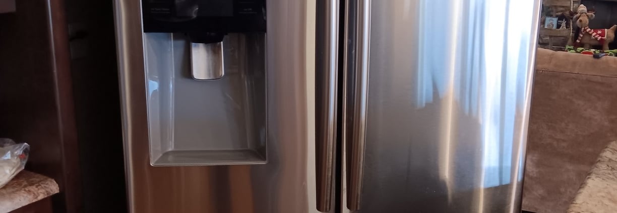 Refrigerator repair, evaluation and service 