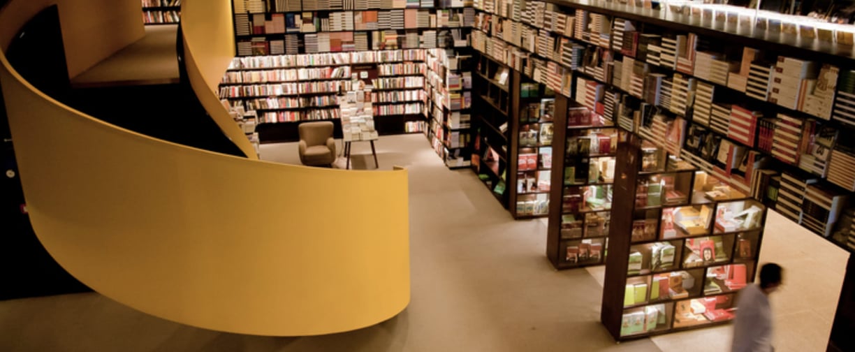 ivraria da Vila na Rua Lorena oferece um ambiente tranquilo para leitura e eventos culturais. Aprove