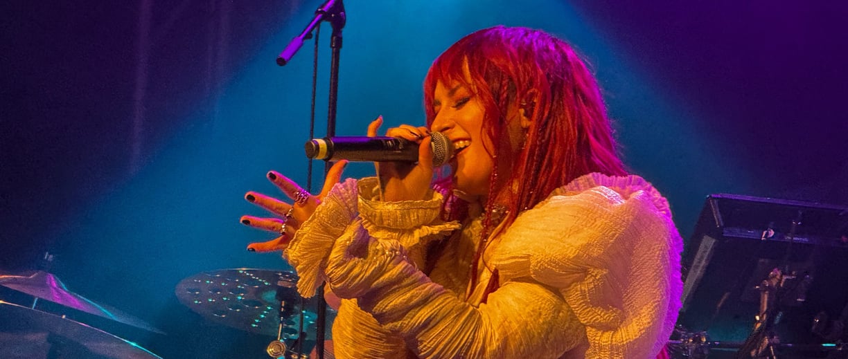 Review: Mothica’s Heartfelt Performance at London’s O2 Academy Islington