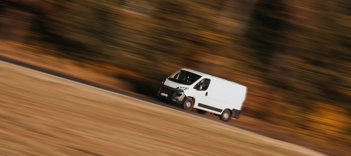 livraison de mobilier professionnel en France