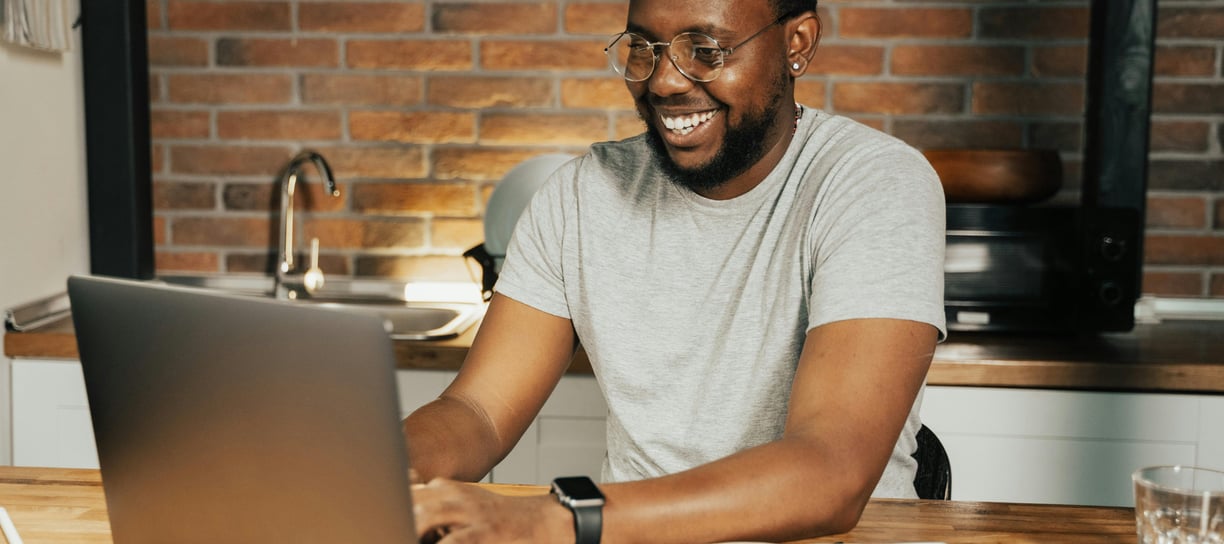 A man happy to find useful tools for their business through GoAffilia.