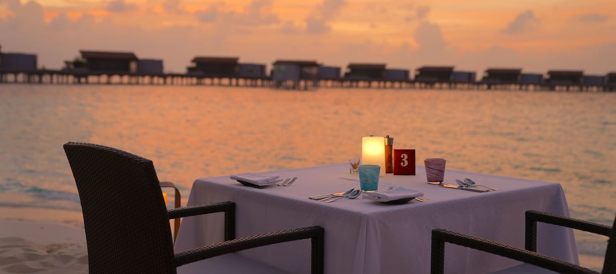 park-hyatt-maldives-sunset-dining-2