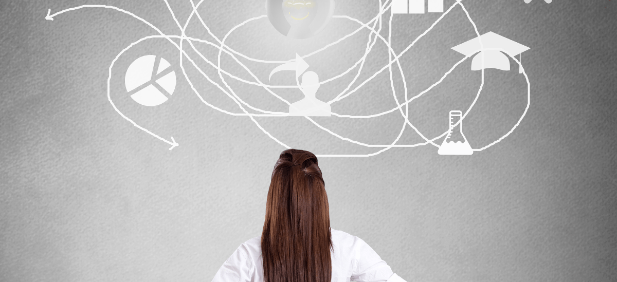 Femme qui n'arrive pas à finir son projet