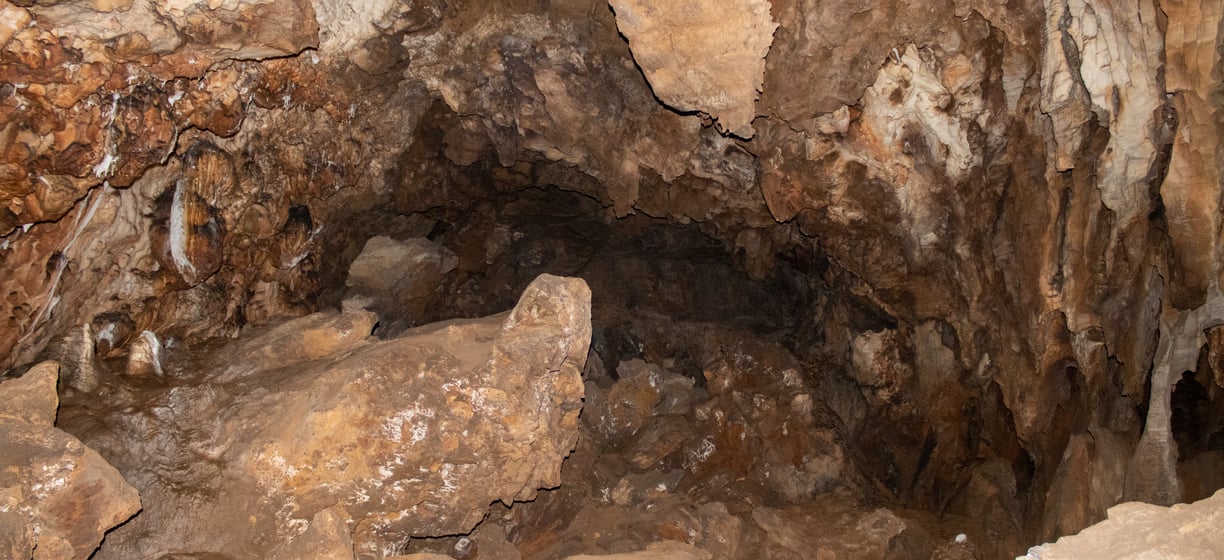 Katafiki Cave, unique cave wall patterns