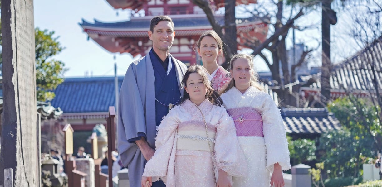 family wearing kimonos at sensoji temple in Tokyo