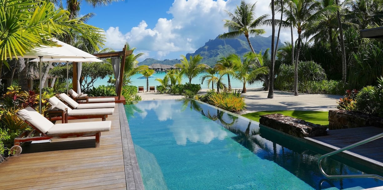 four-seasons-bora-bora-beach-villa-pool-2