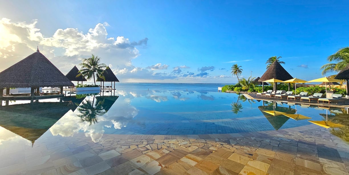 Four Seasons Kuda Huraa pool 2