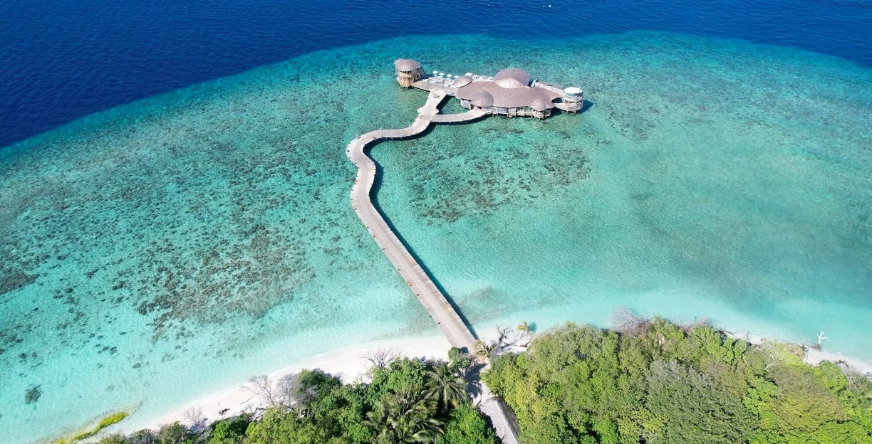 soneva-fushi-maldives-out-of-the-blue-drone-island-view-1