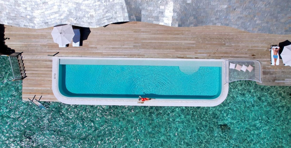 oneva-fushi-maldives-overwater-villa-pool