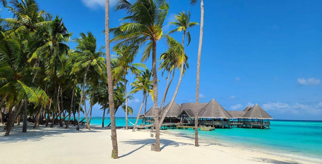 gili-lankanfushi-maldives-beach