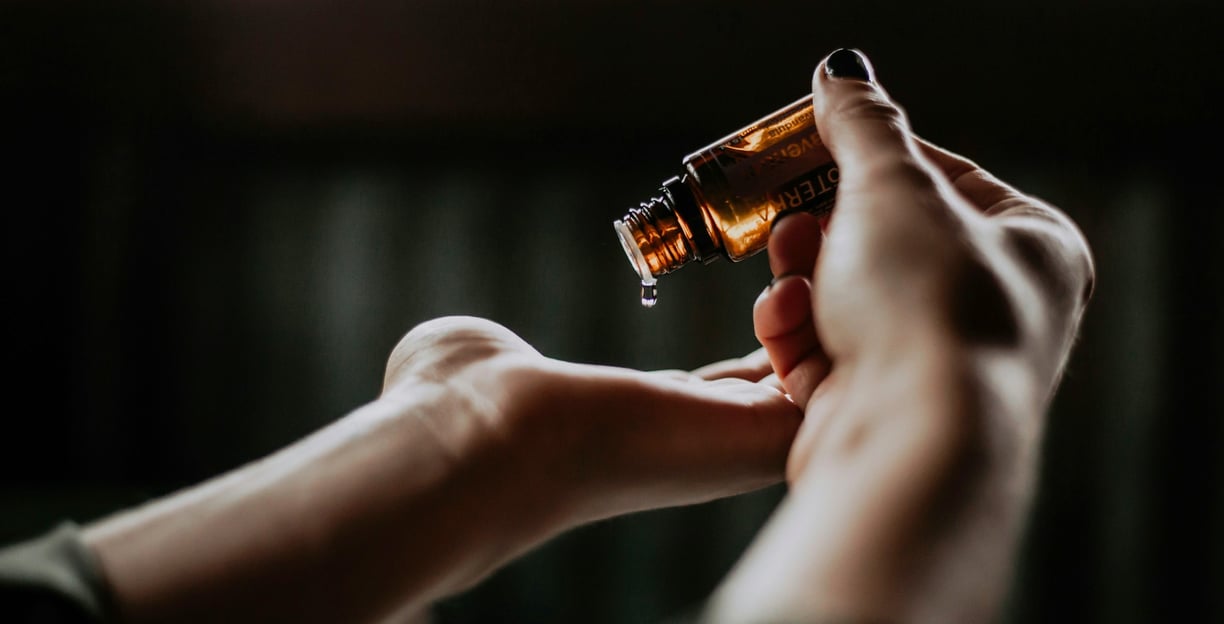 Mains en préparation d'un massage