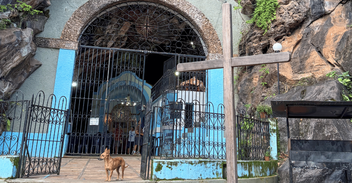 Gruta em Antonio Pereira, Distrito de Ouro Preto Minas Gerais