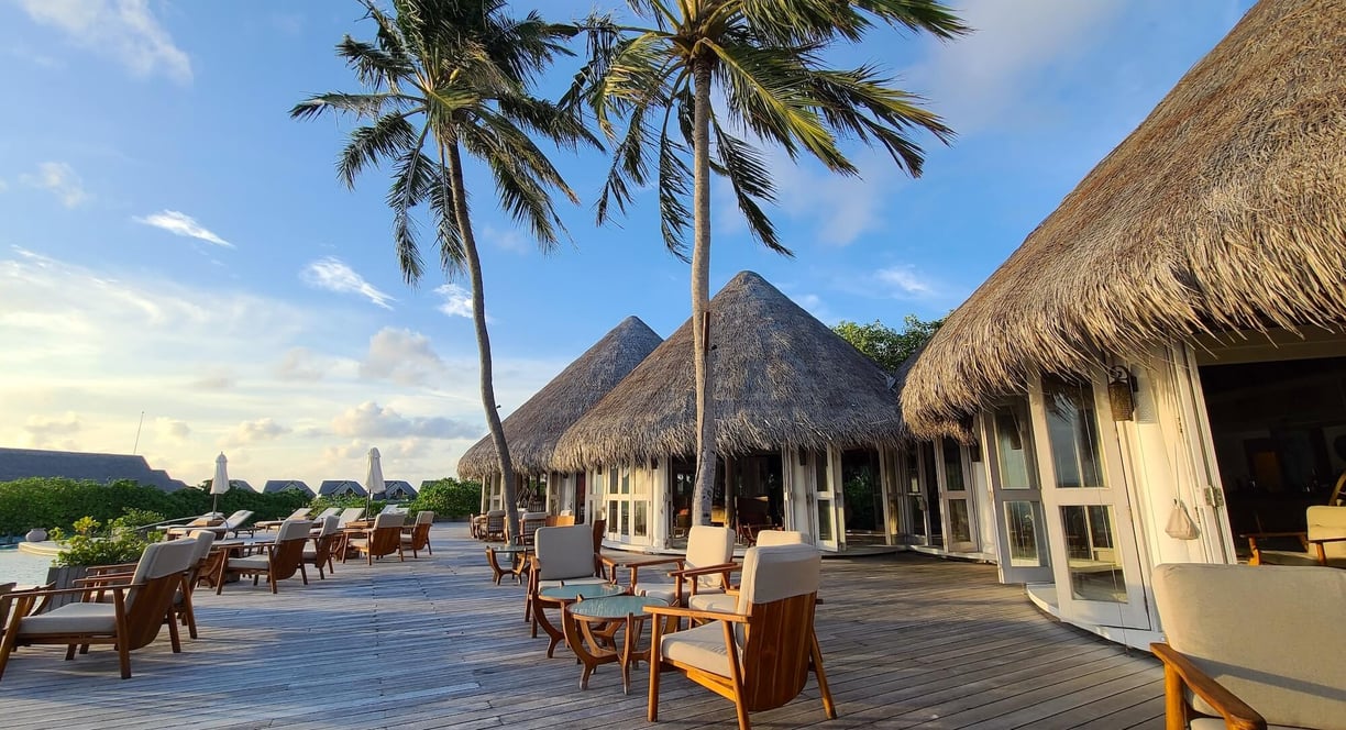 milaidhoo-maldives-outdoor-dining