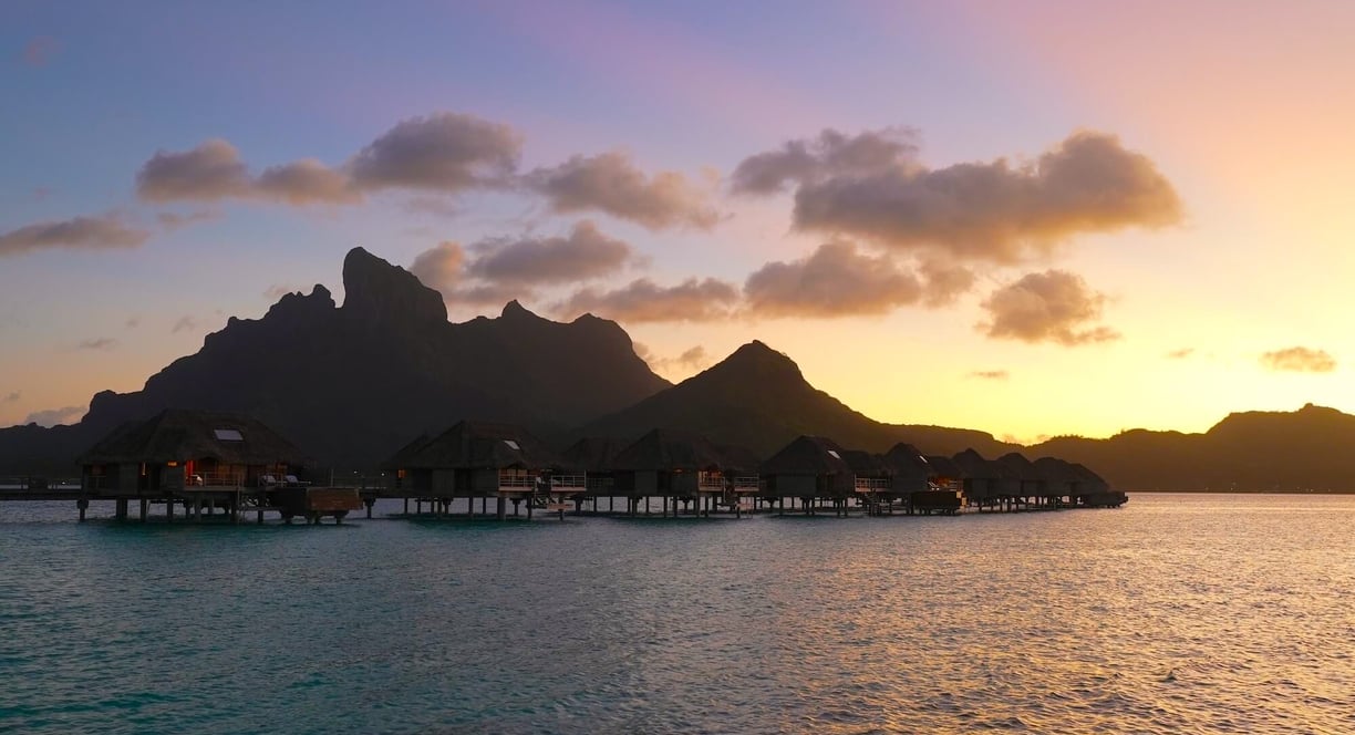 four-seasons-bora-bora-sunset