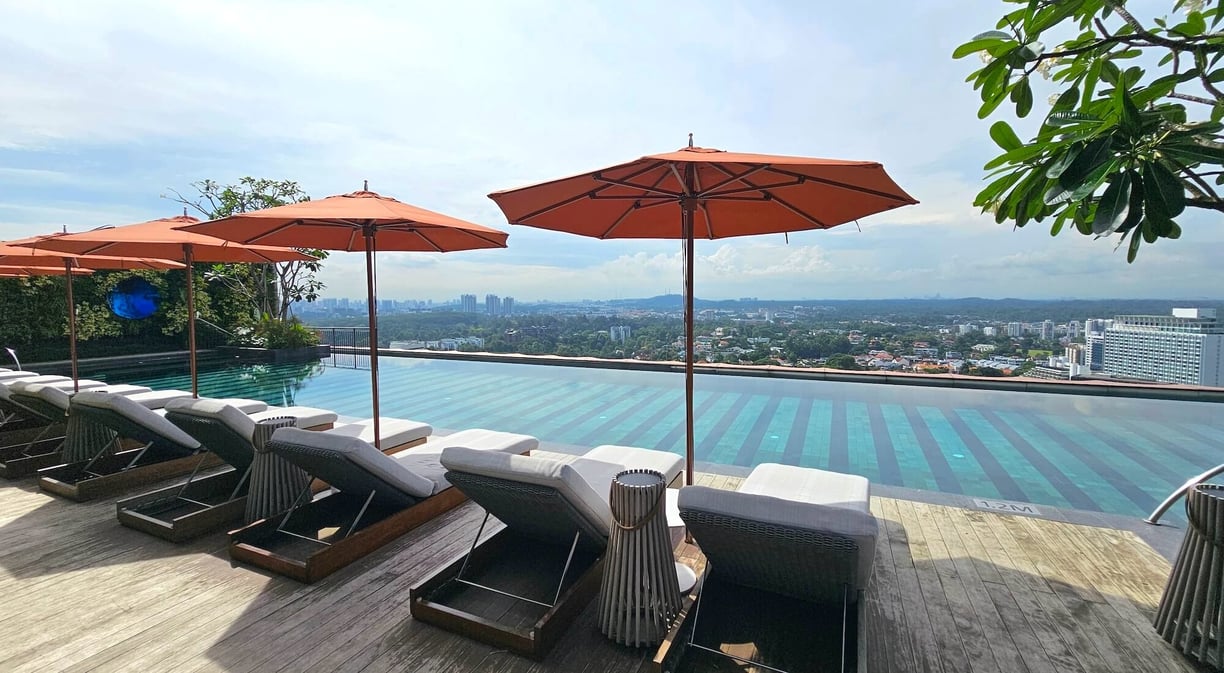 artyzen-singapore-rooftop-pool-2
