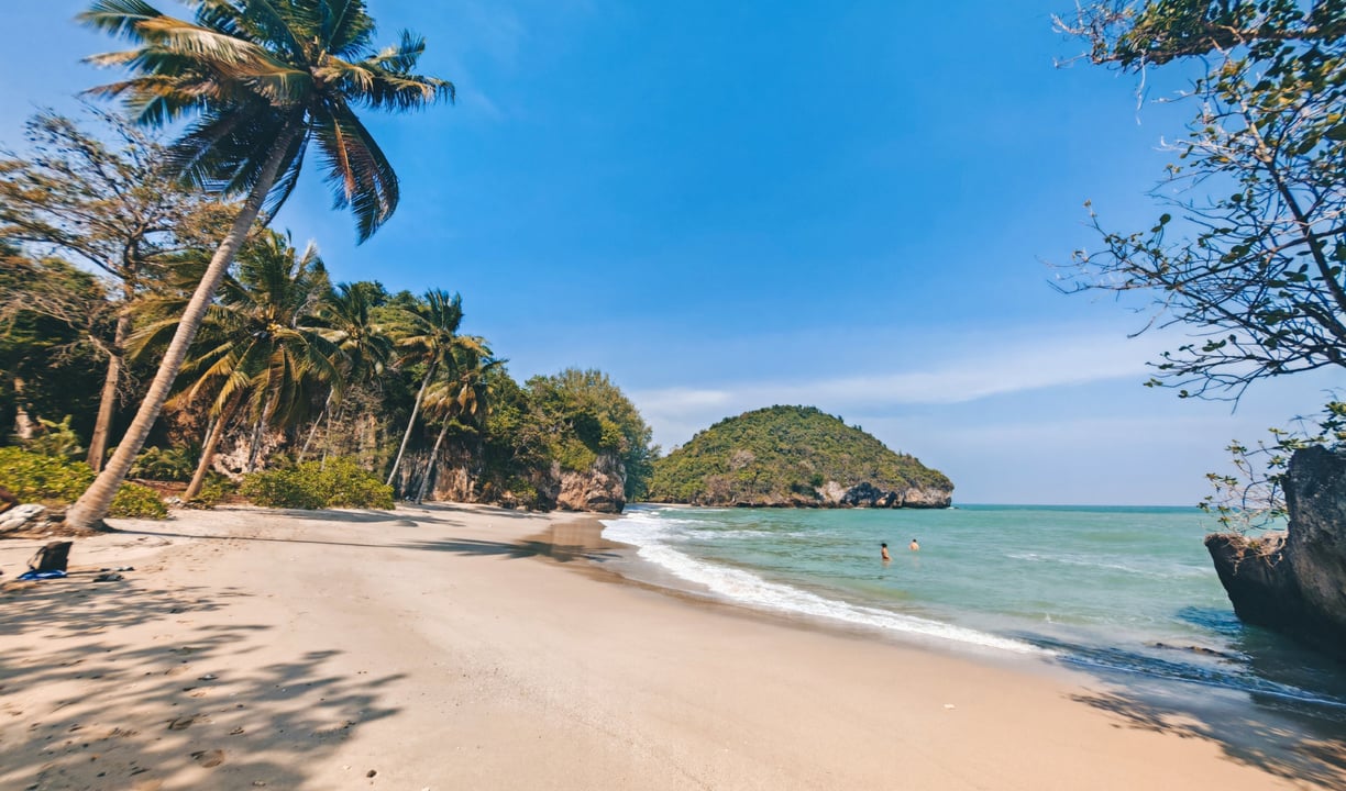 Ban Thong Dang (บ้านทองแดง), Chumphon