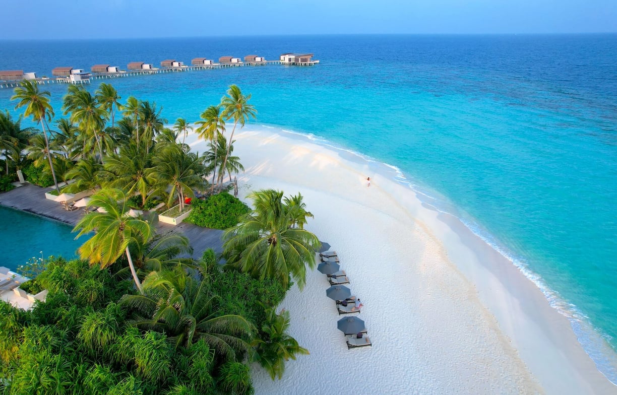 park-hyatt-maldives-drone-view-4