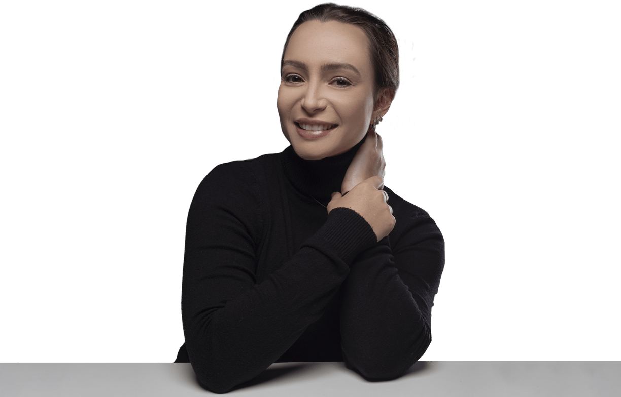 Dra. Luana Menardo farmacêutica pós-graduada em estética avançada CRF 96137