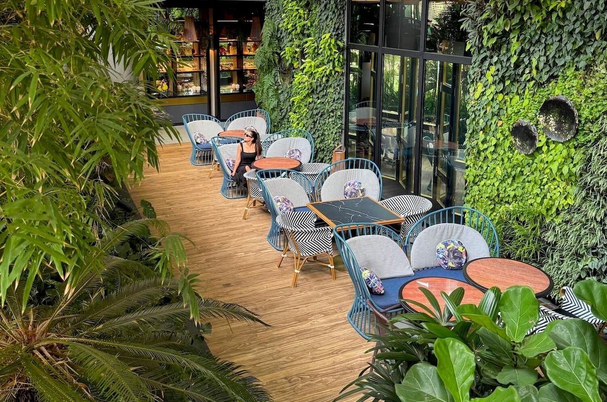 artyzen-singapore-outdoor-seating