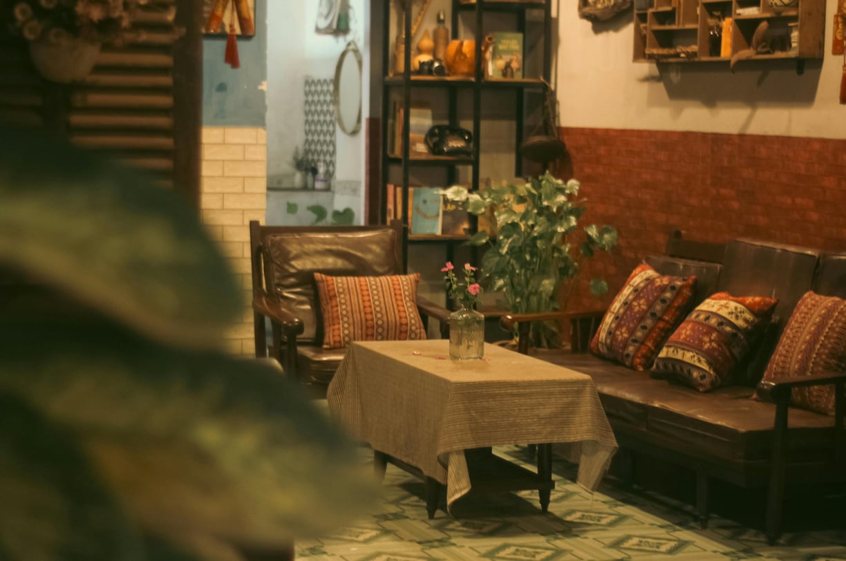 Table, Armchair and Bench by Bui Van Dong from Pexels
