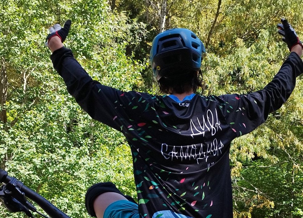 Дамска линия MTB вело джърсита