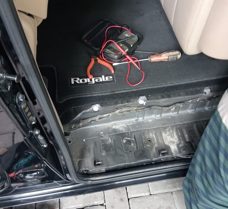 Service sliding door hyundai h1 