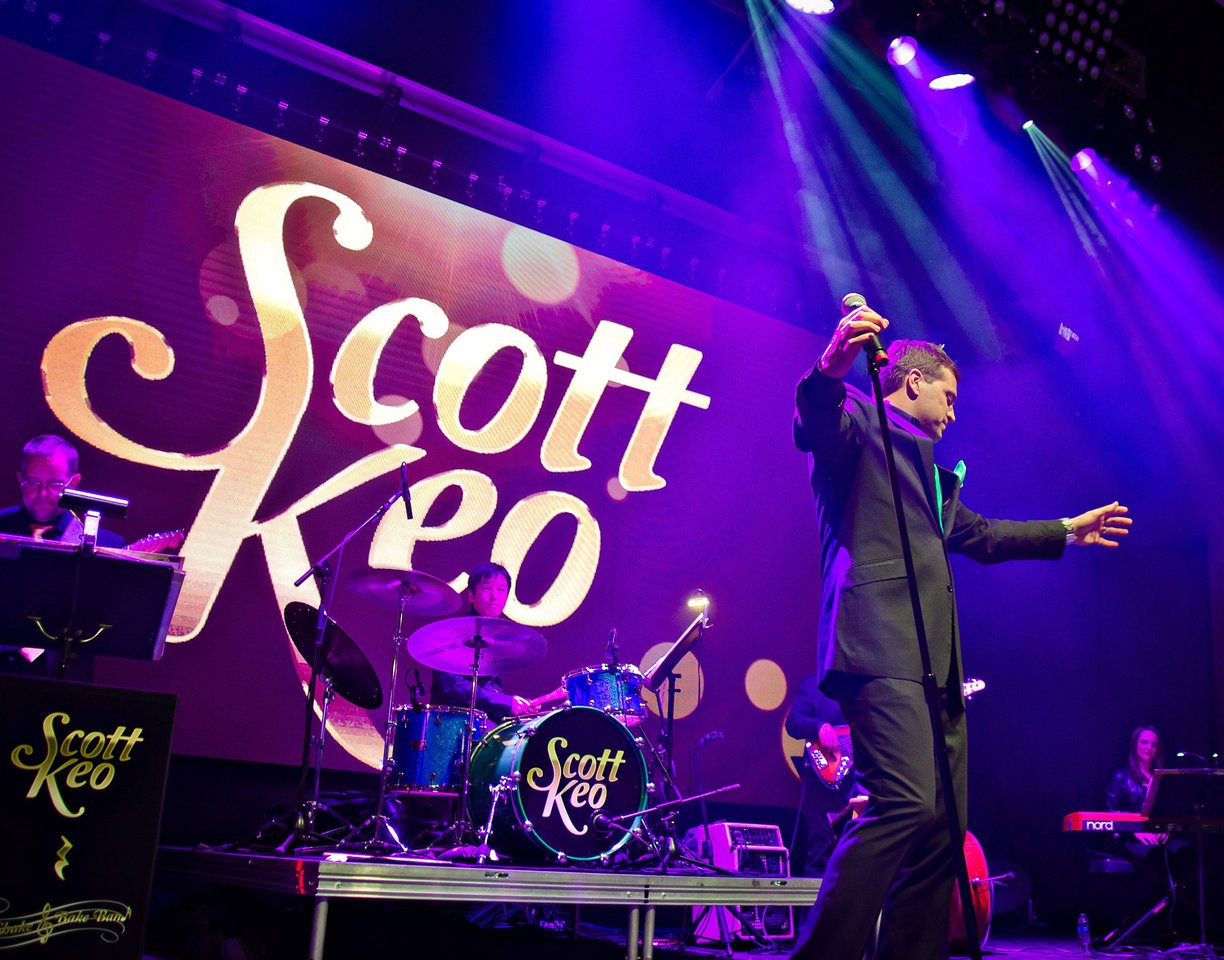 Scott Keo singing at his Michael Buble' Tribute show in U.S.