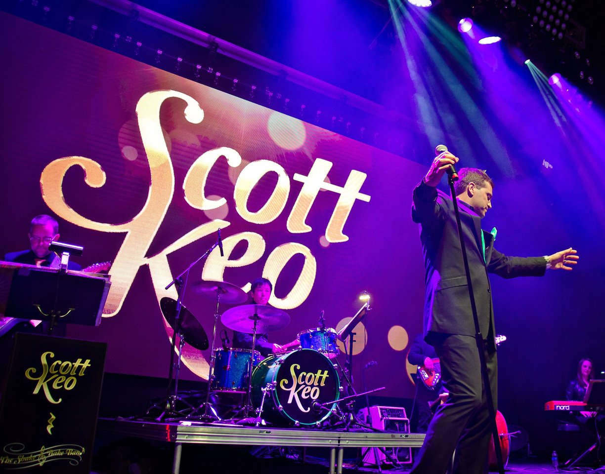 Scott Keo singing at his Michael Buble' Tribute show in U.S.