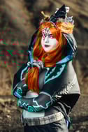 Cosplay de Midona vue de profil.