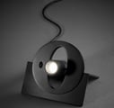 Lámpara de suelo PENDANT LP de metal negro con luz integrada, vista en detalle