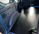 Bodenplatte im Kofferraum des Dacia Dokkers DIY Mini Camper Ausbau