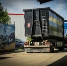 schrott container beladen