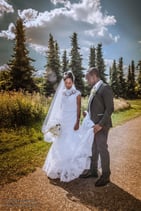 couple sur le chemin, mariage
