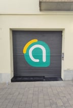 cierre metálico graffiti pintura publicidad spray decoración