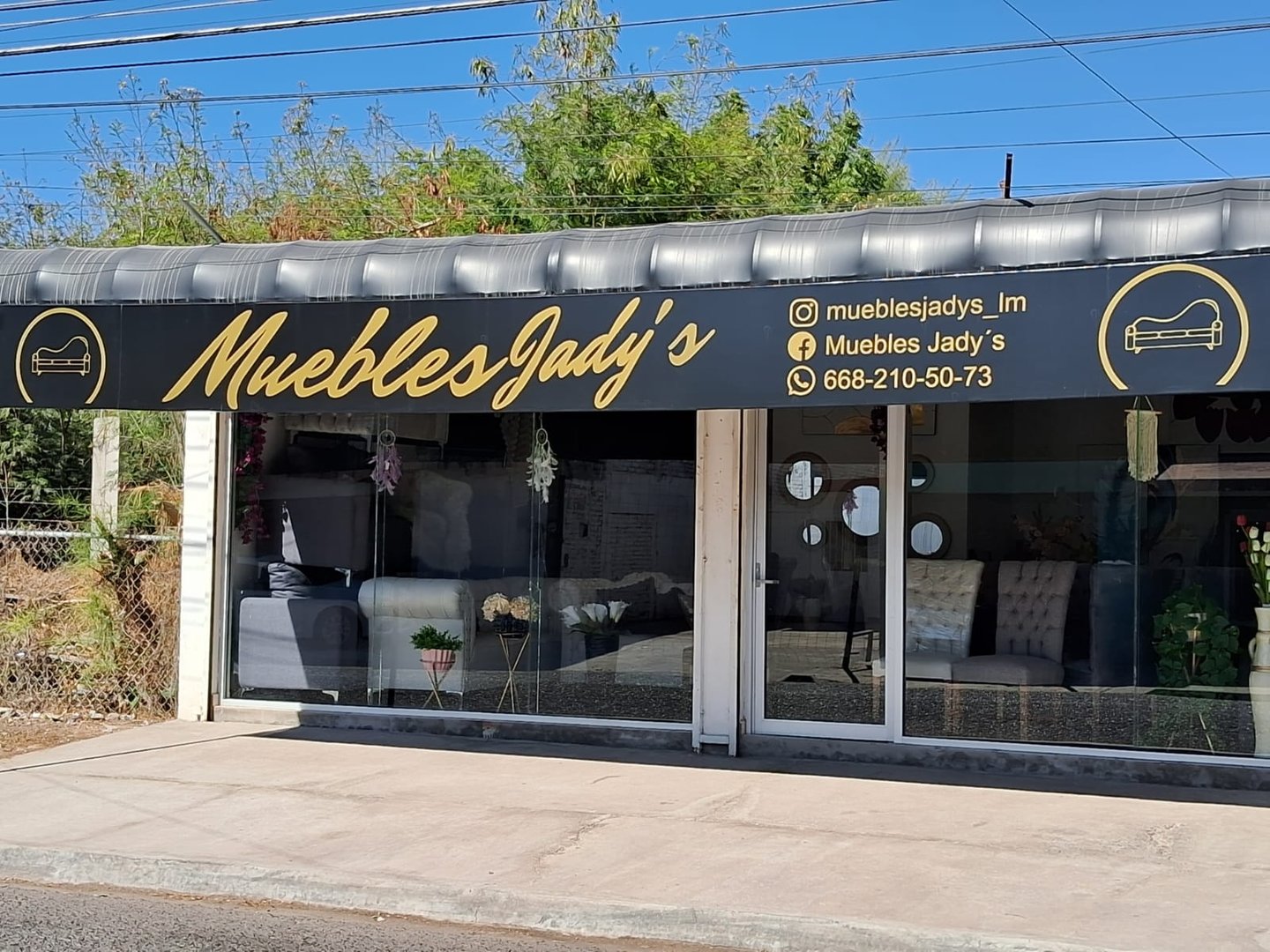 Showroom de Muebles Jady's en Los Mochis