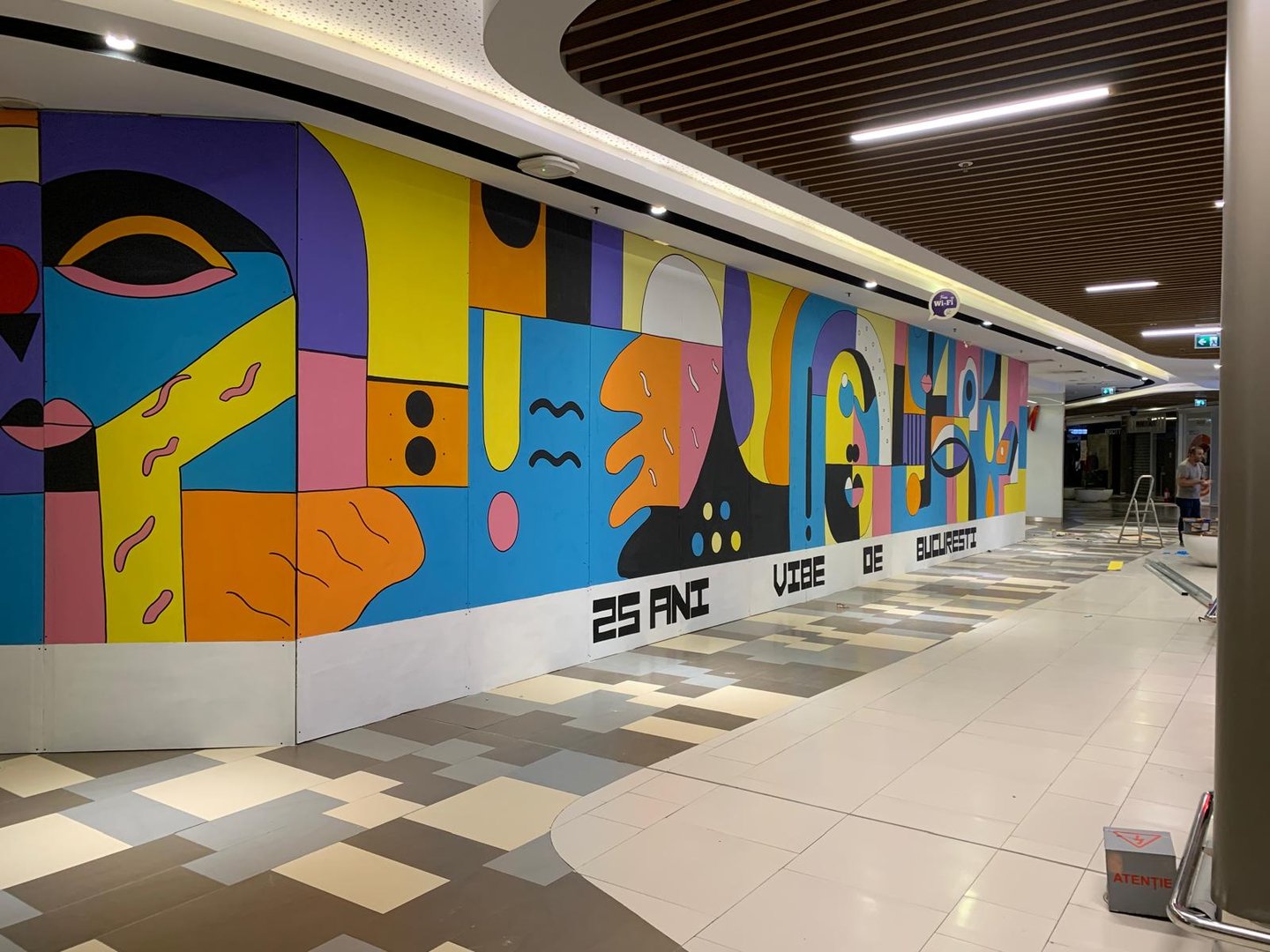 Pictură murală abstractă coridor mall.
