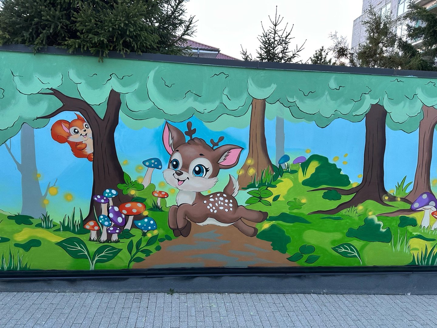 Pictură murală exterioară ursuleți.