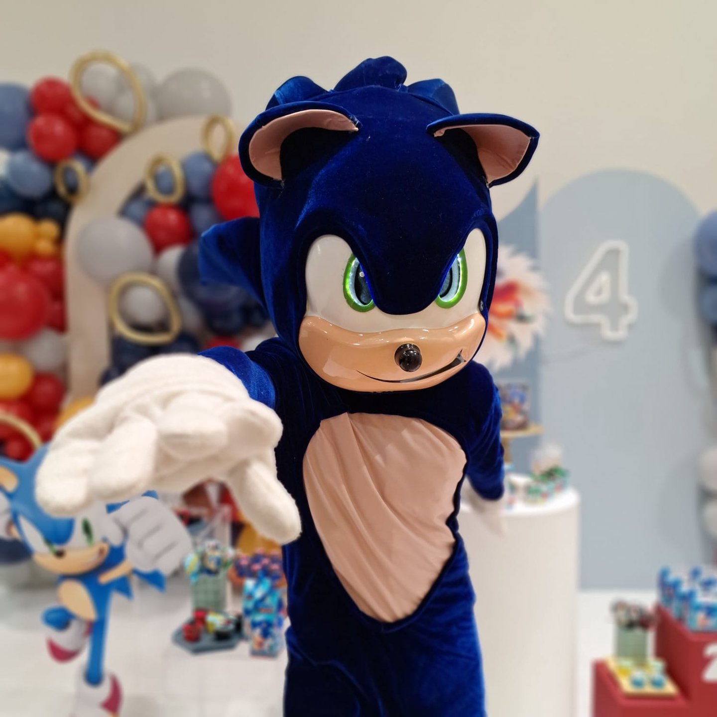 Escolha o personagem favorito do seu filho e surpreenda na festa! Trabalhamos com os personagens mai