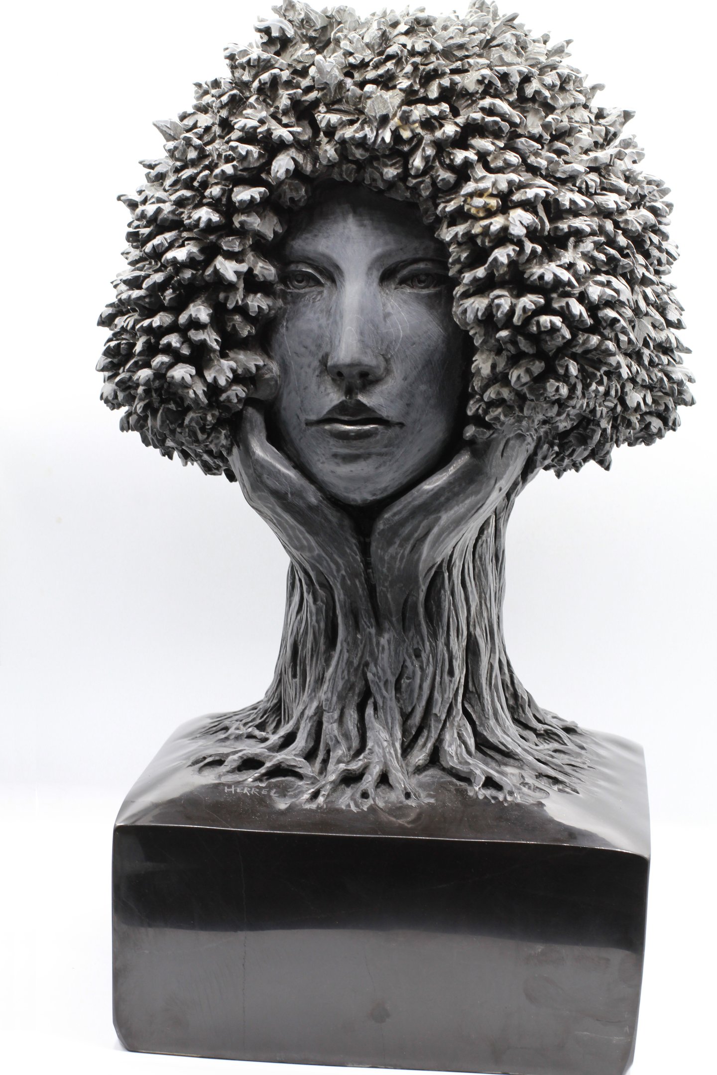 "Alliance", sculpture en marbre de l'artiste HERREL