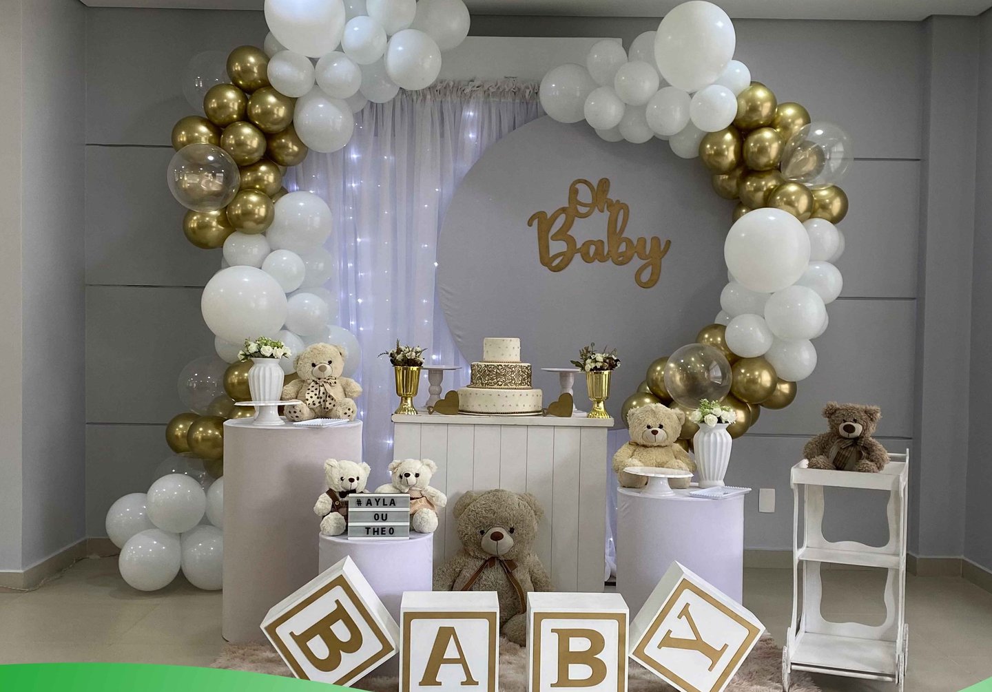 Aluguel de decoração chá revelação ursinhos branca na Freguesia do Ó com mesa decorada temática