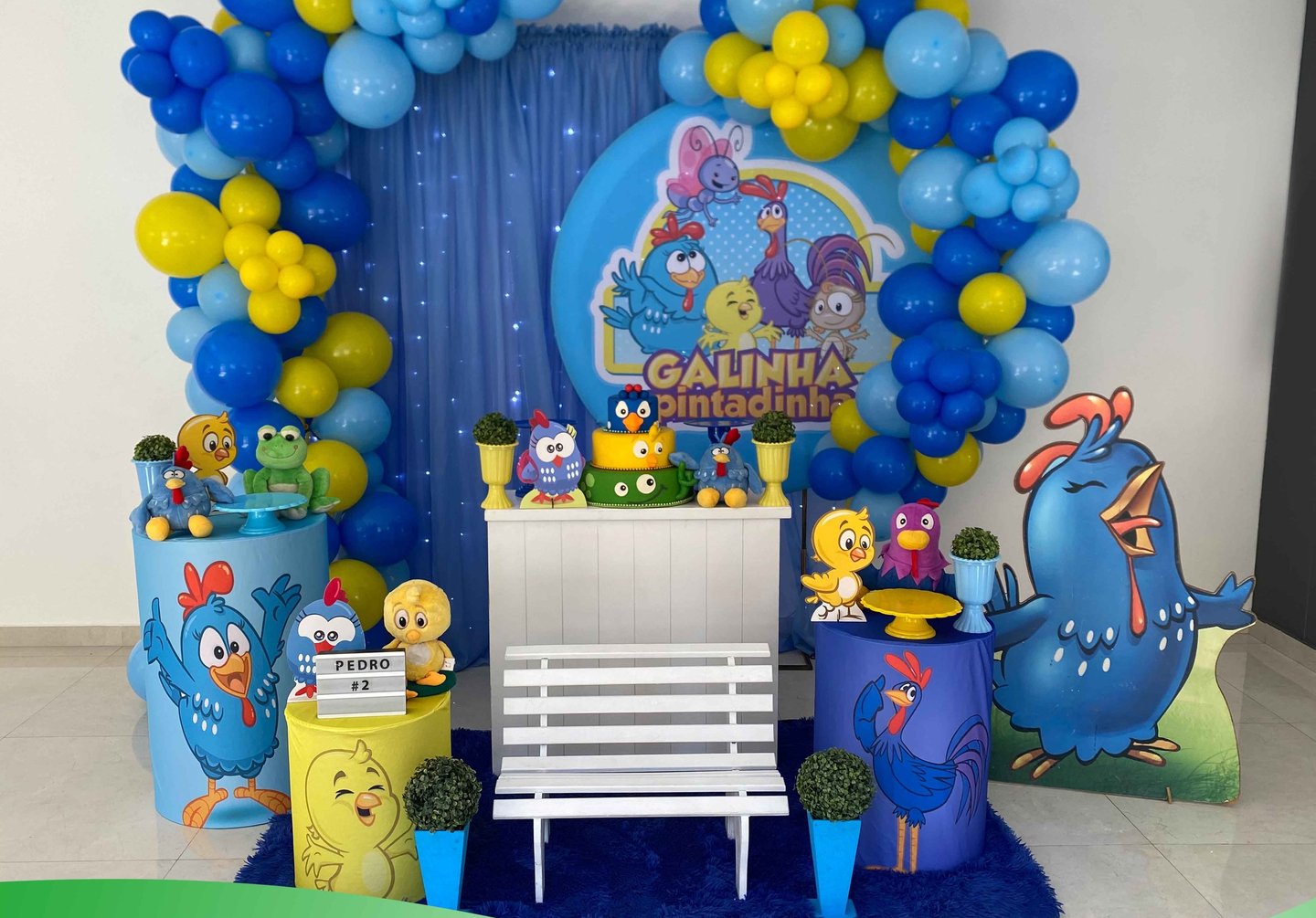 Aluguel de decoração infantil Galinha Pintadinha na Freguesia do Ó com mesa decorada temática 