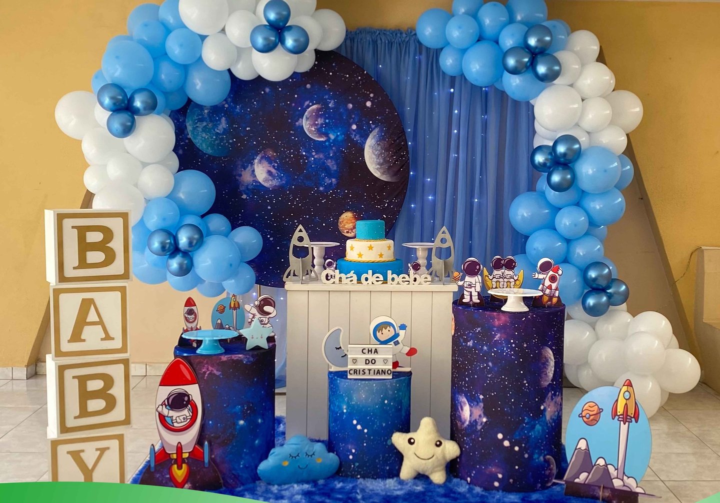 Aluguel de decoração infantil astronautas Freguesia do Ó com mesa decorada temática espaço