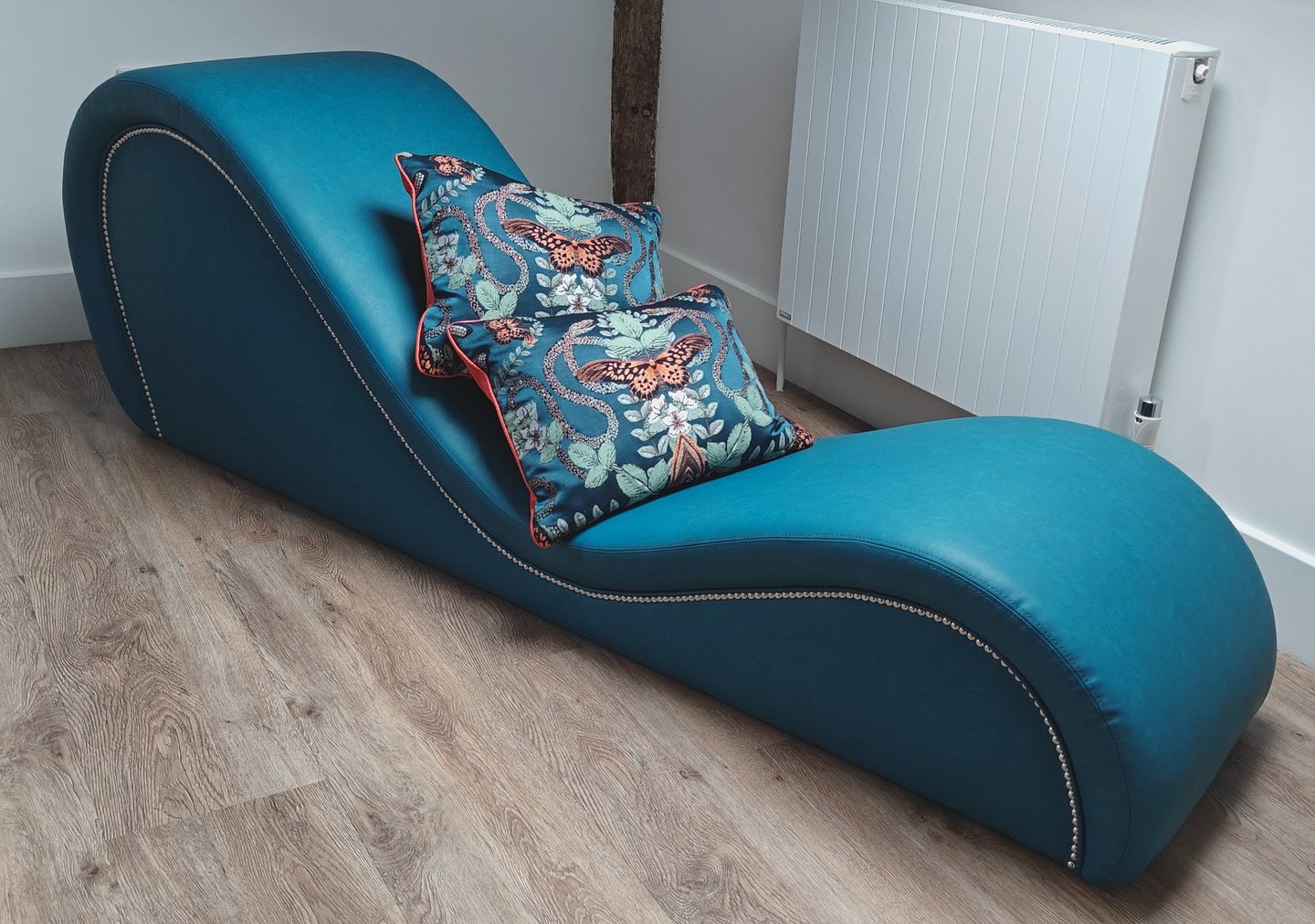 TantriXofa handmade sex sofa chaise lounge UK tantrachair