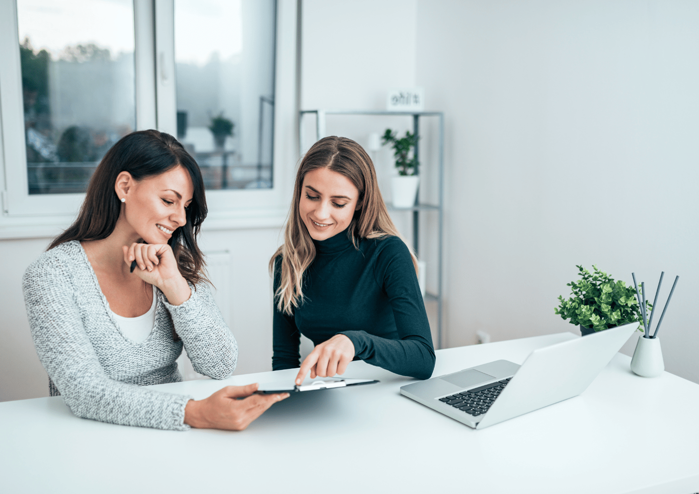 Reunión inicial para definir objetivos y prioridades de la clínica dental.