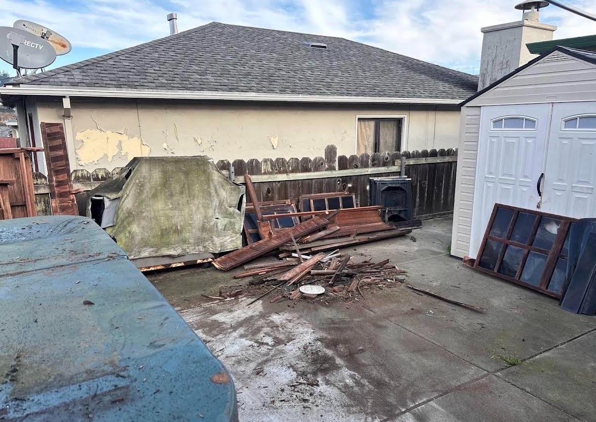 Professional foreclosure junk removal in SF 94115, 94596, and 95112.