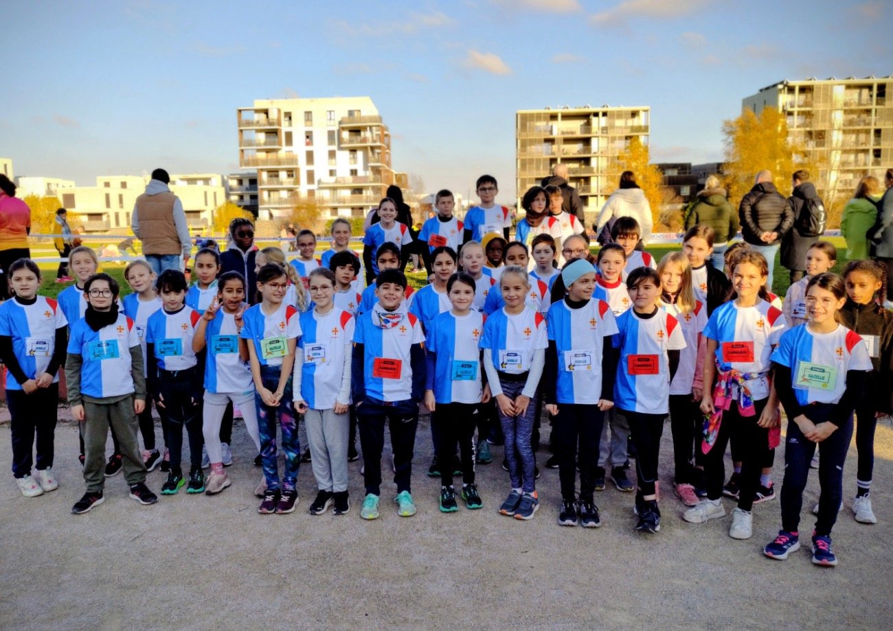 Photo de groupe de l’école d’athlétisme UAO31